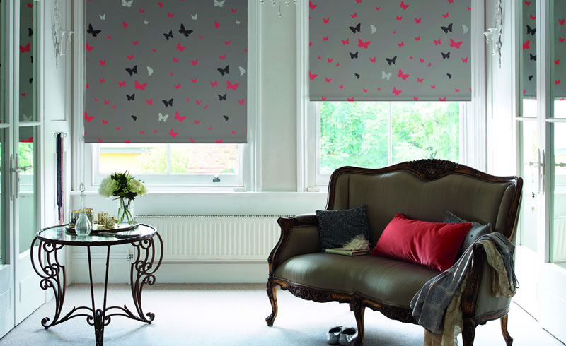 Butterfly roller blind